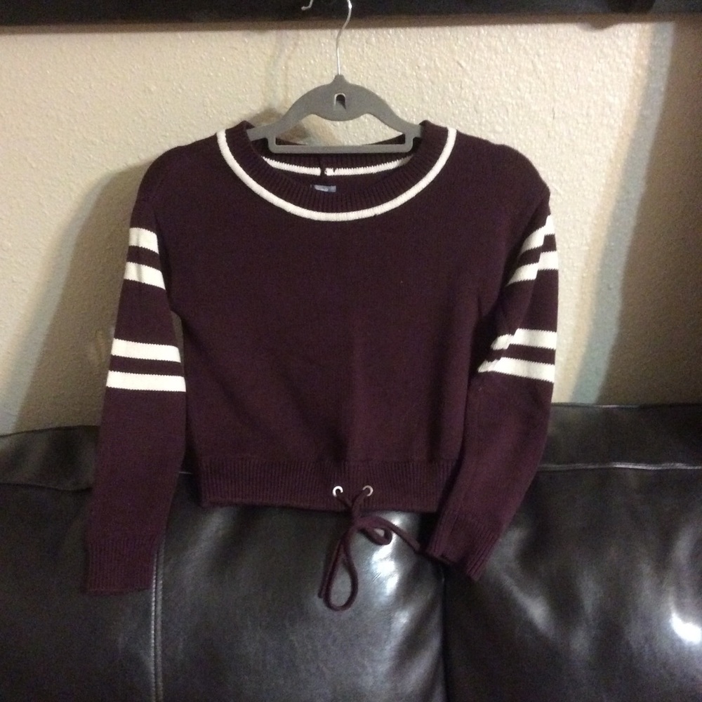 Like new Aerie  Maroon Crop Sweater